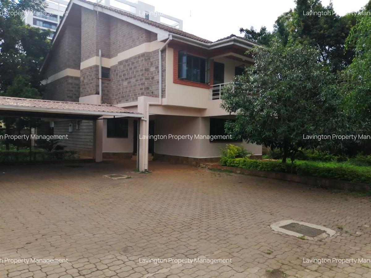 5 Bed House with En Suite at Lavington Green - 1