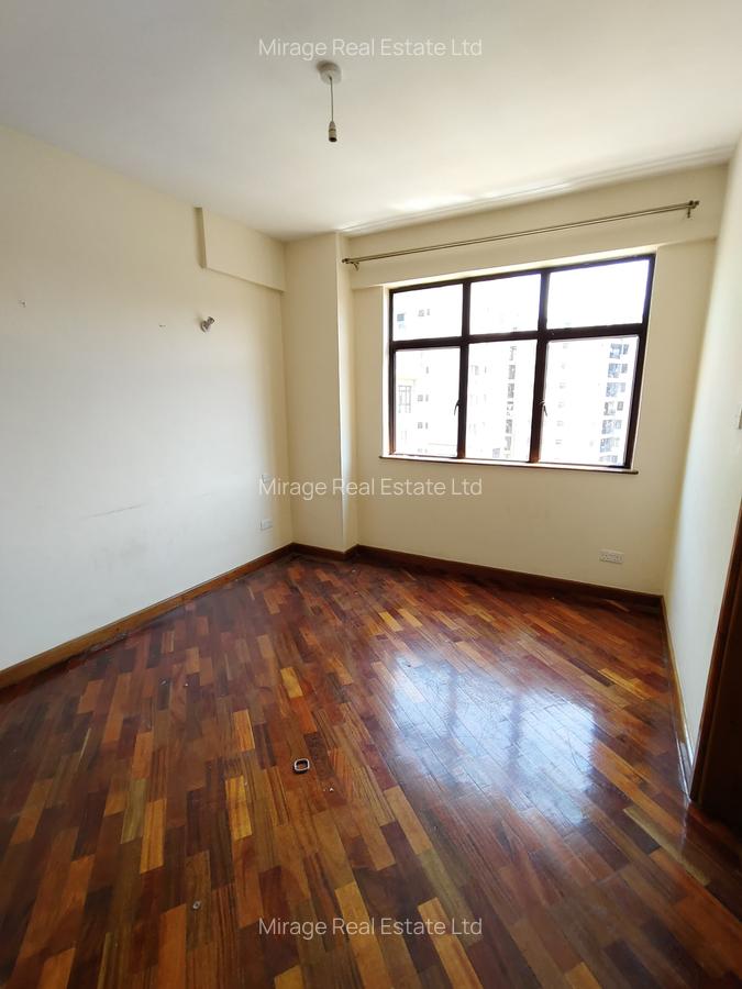 3 Bed Apartment with En Suite in Kilimani - 12