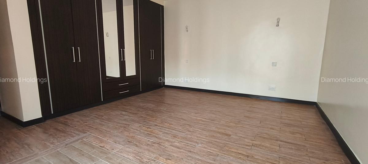 3 Bed Apartment with En Suite at Parklands - 14