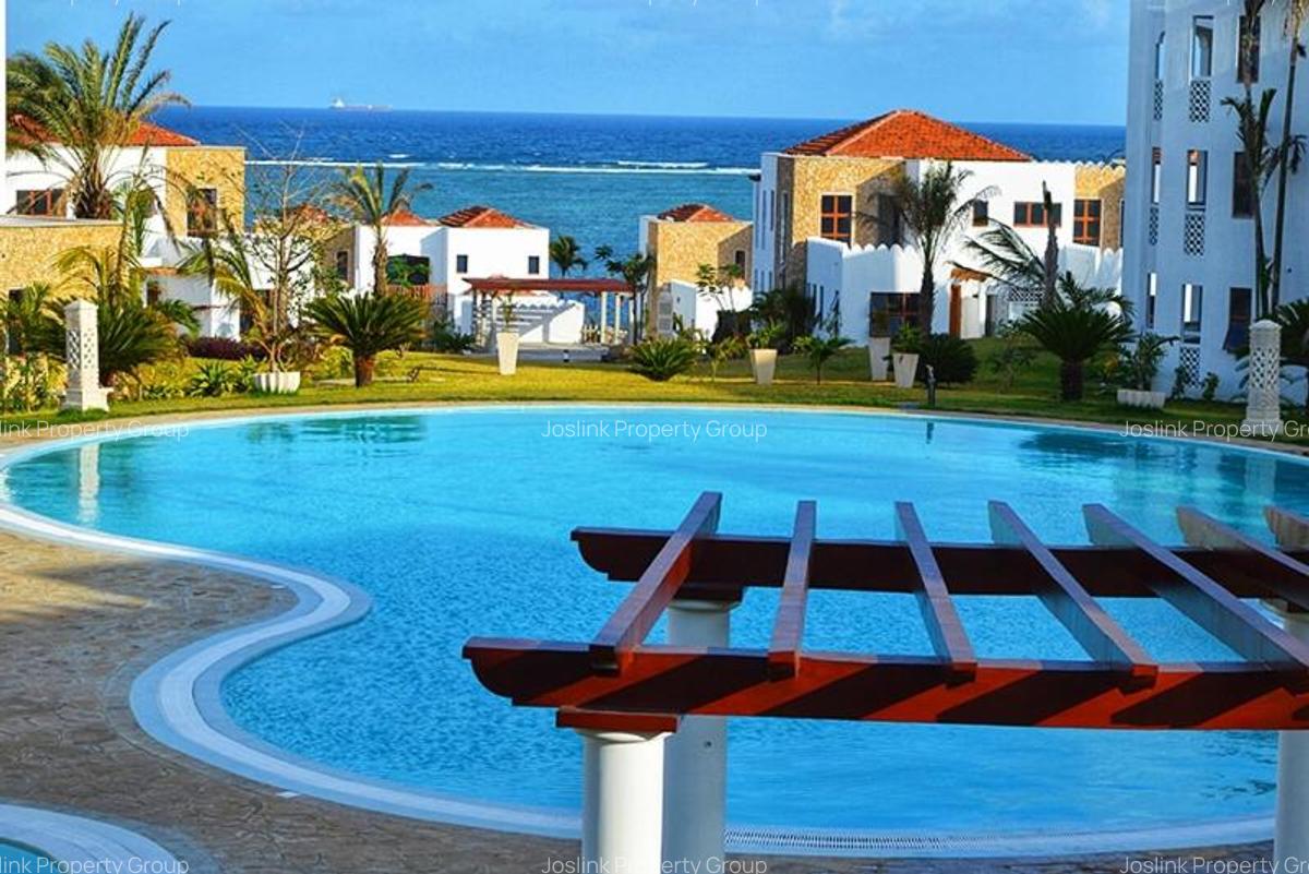 Serviced 3 Bed Apartment with Swimming Pool in Kikambala - 3