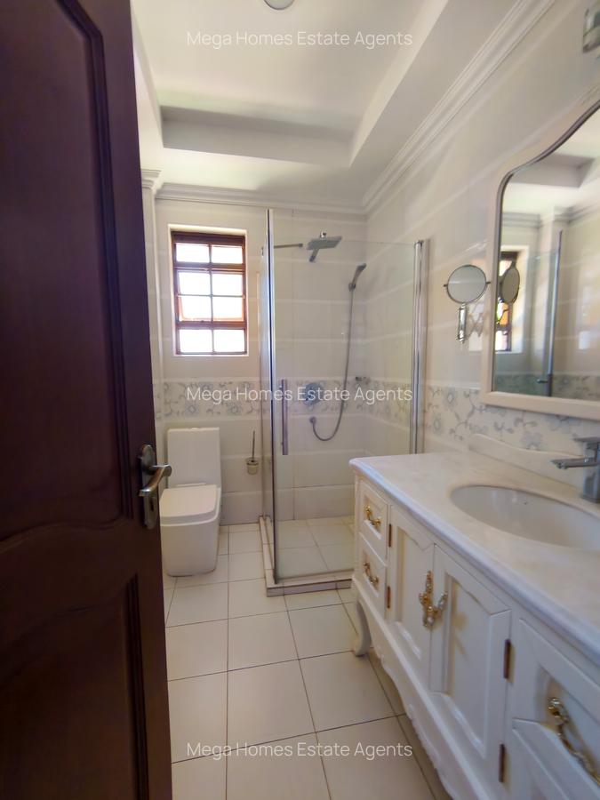 5 Bed House with En Suite in Runda - 17