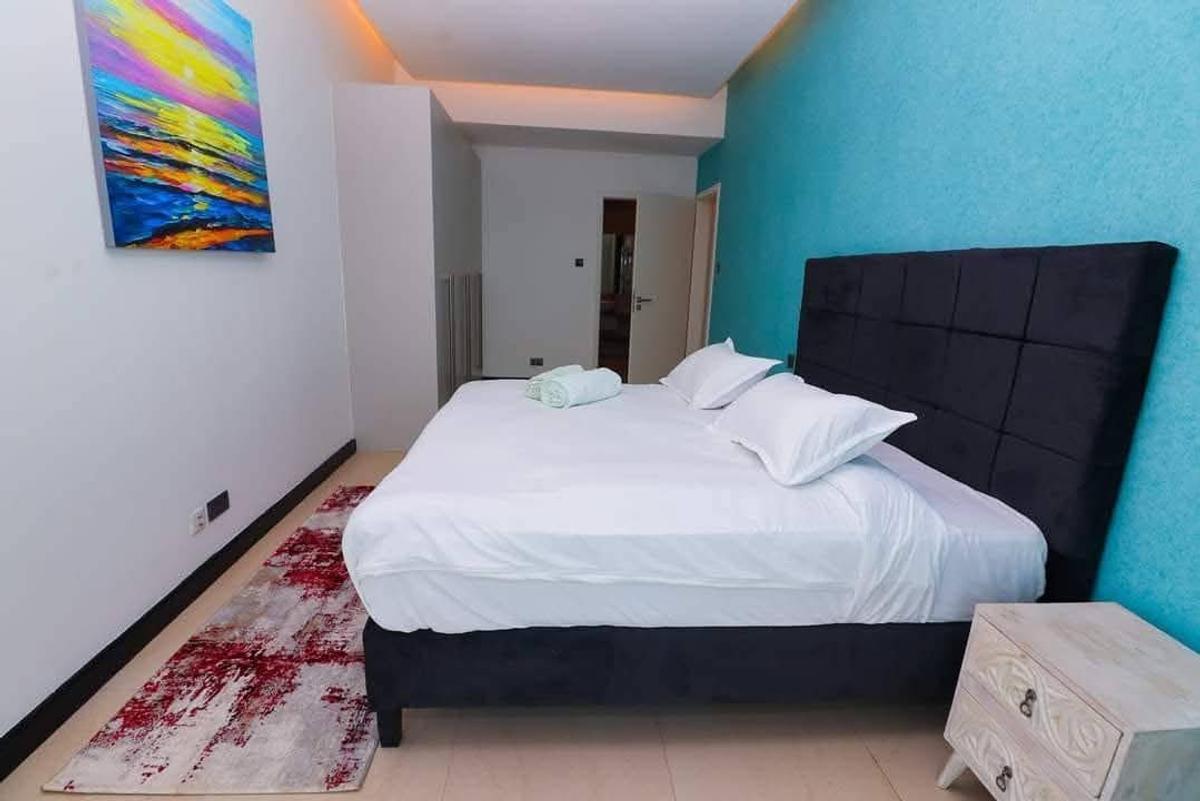 Serviced 2 Bed Apartment with En Suite at Church Road - 10