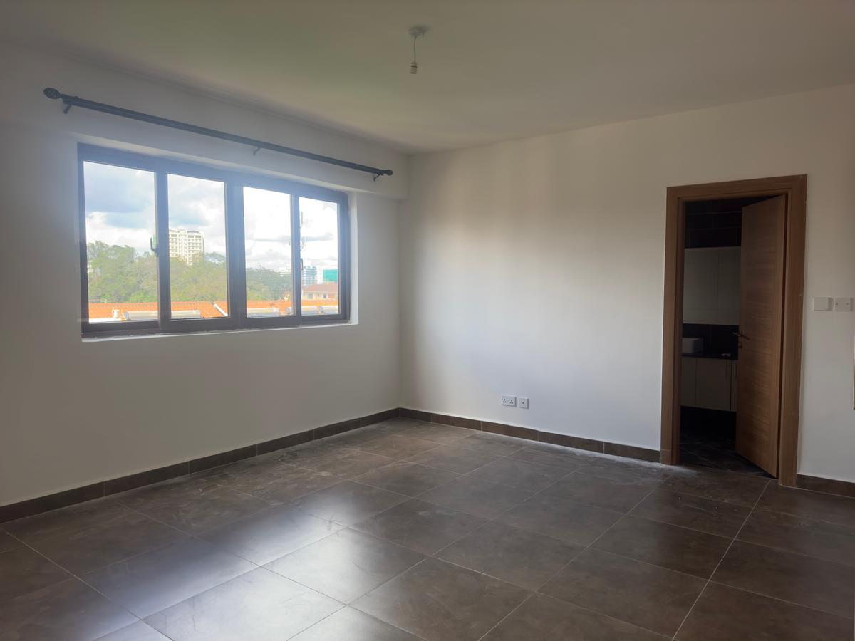 3 Bed Apartment with En Suite at Lantana Road - 15