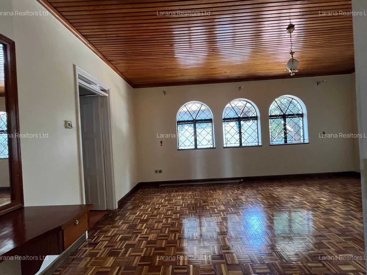 4 Bed Townhouse with En Suite at Brookside - 16