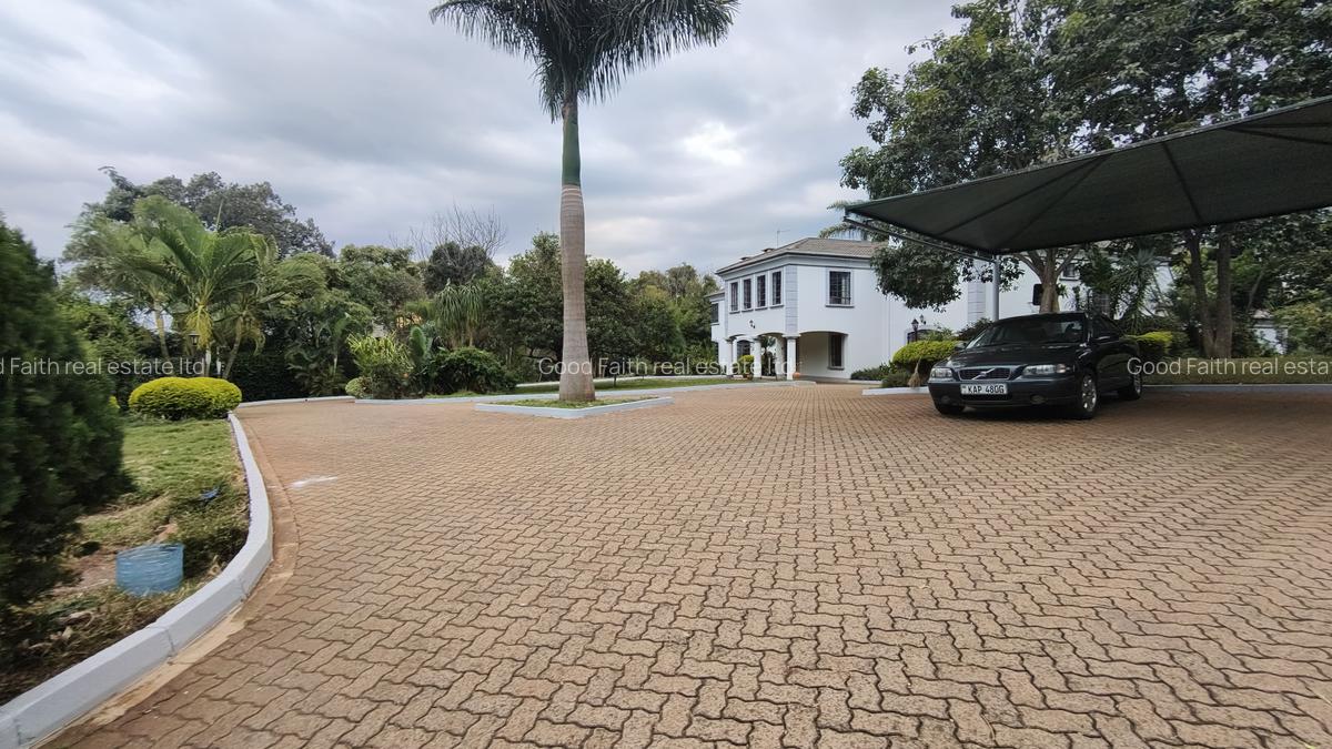 5 Bed House with En Suite in Runda - 17