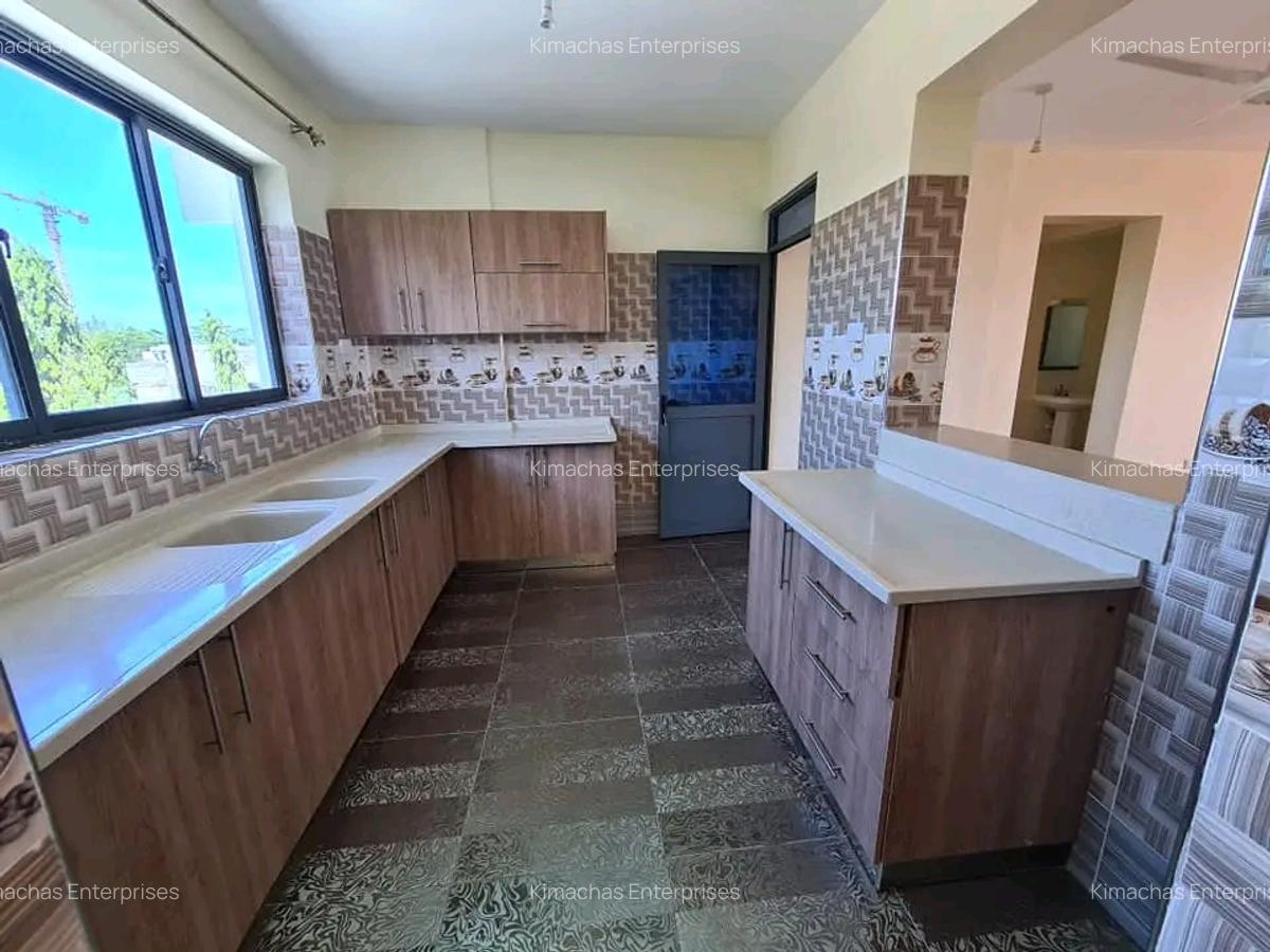 3 Bed Apartment with En Suite at Beach Road - 1