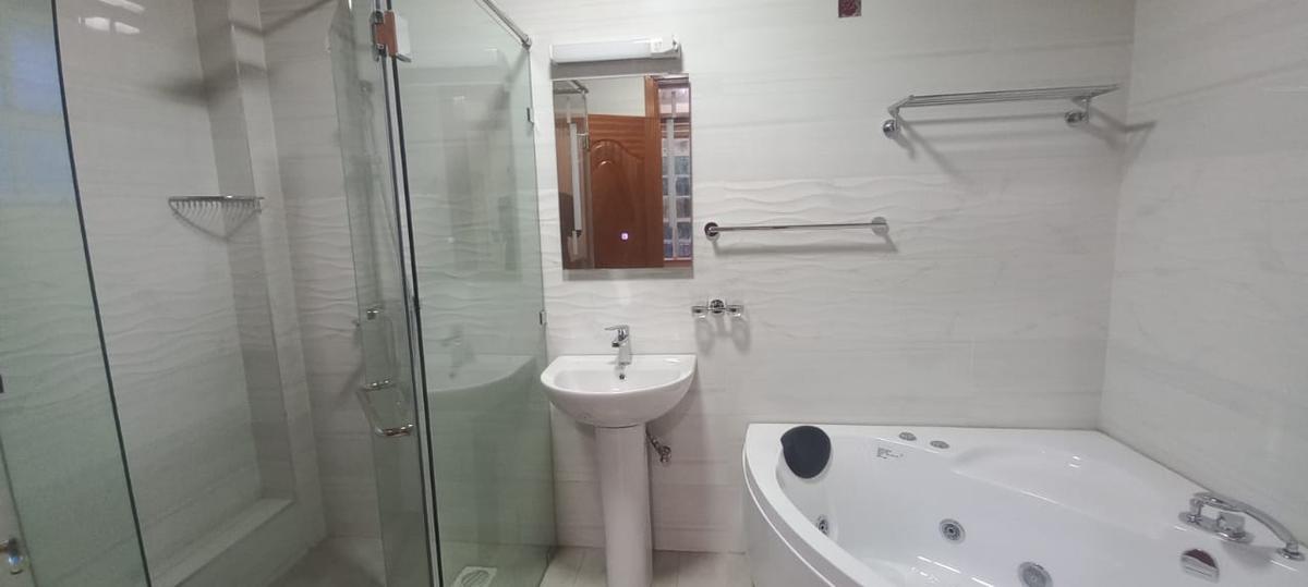 5 Bed Townhouse with En Suite at Lavington Green - 13