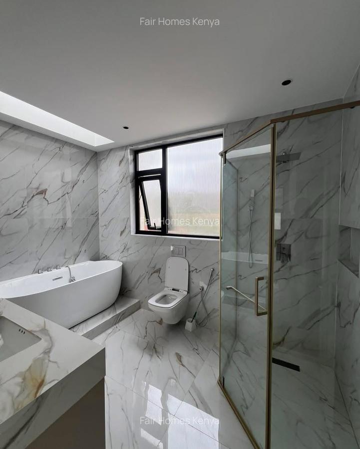 5 Bed Townhouse with En Suite at Lavington Green - 7