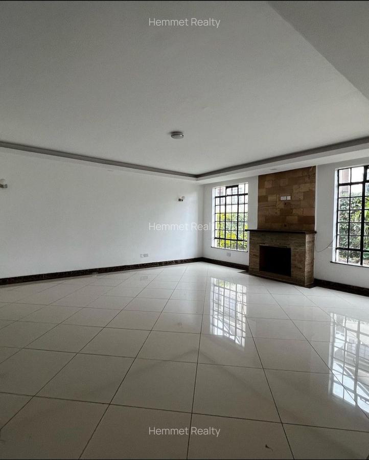 5 Bed Townhouse with En Suite in Kitisuru - 2