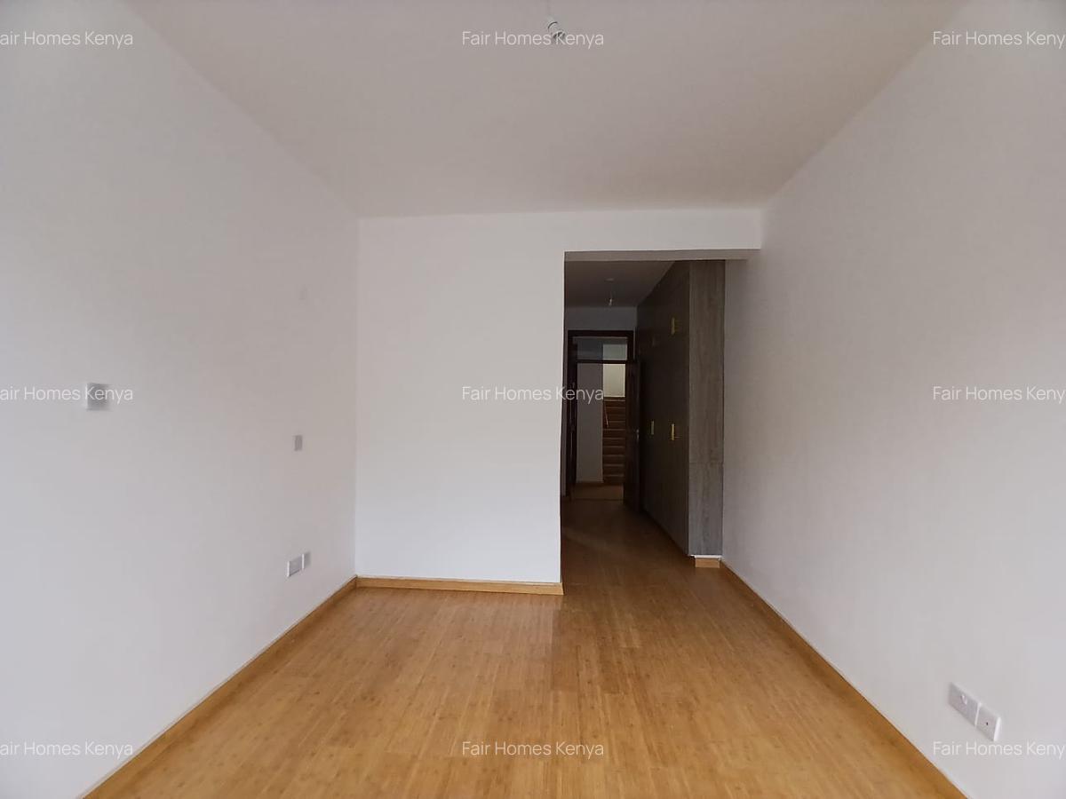 4 Bed Townhouse with En Suite at Convent Drive - 10