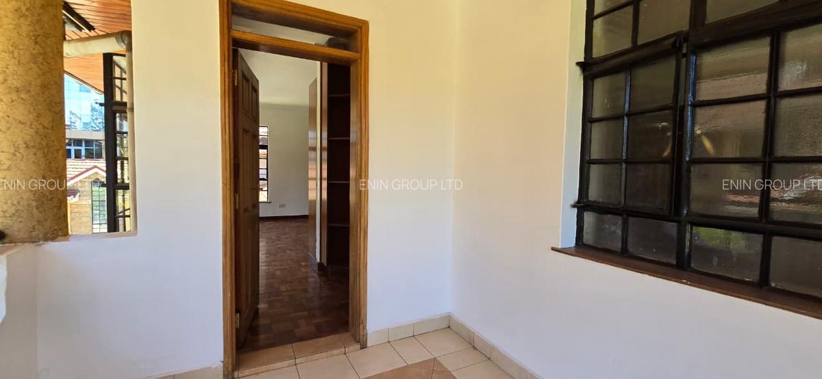5 Bed Townhouse with En Suite in Lavington - 17