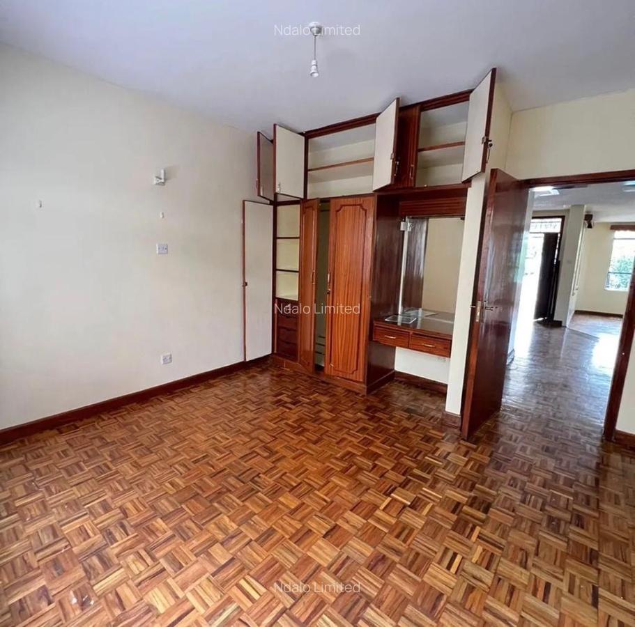 4 Bed Townhouse with En Suite at Lavington - 7