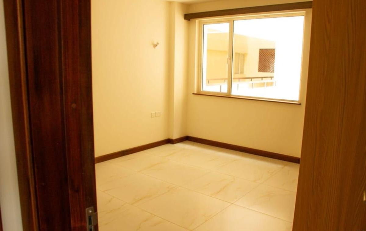 2 Bed Apartment with En Suite in General Mathenge - 4