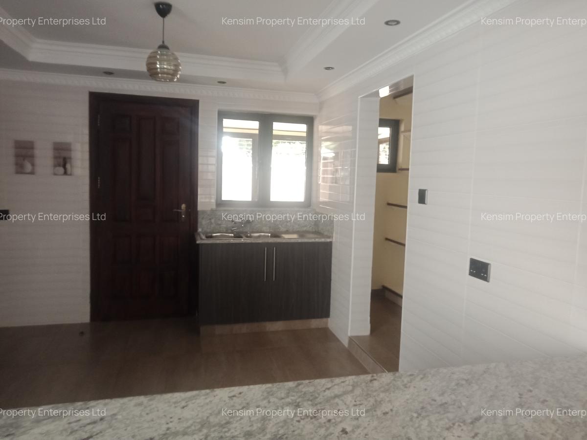 5 Bed Townhouse with En Suite in Lavington - 16