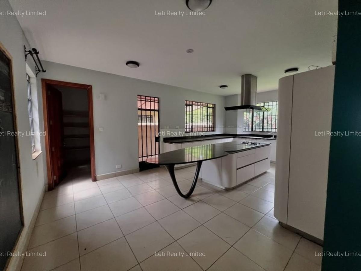 5 Bed Townhouse with En Suite in Lavington - 6