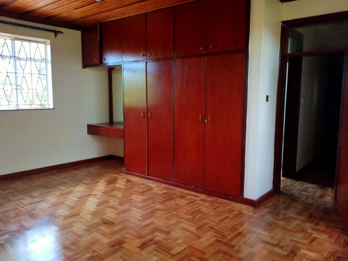 5 Bed House with En Suite in Runda - 4