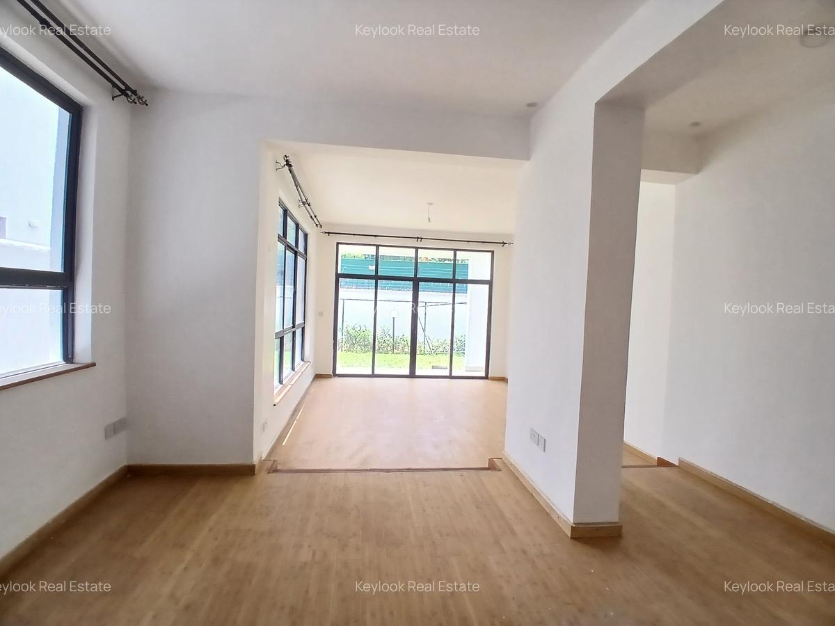 4 Bed Townhouse with En Suite at Lavington Green - 16