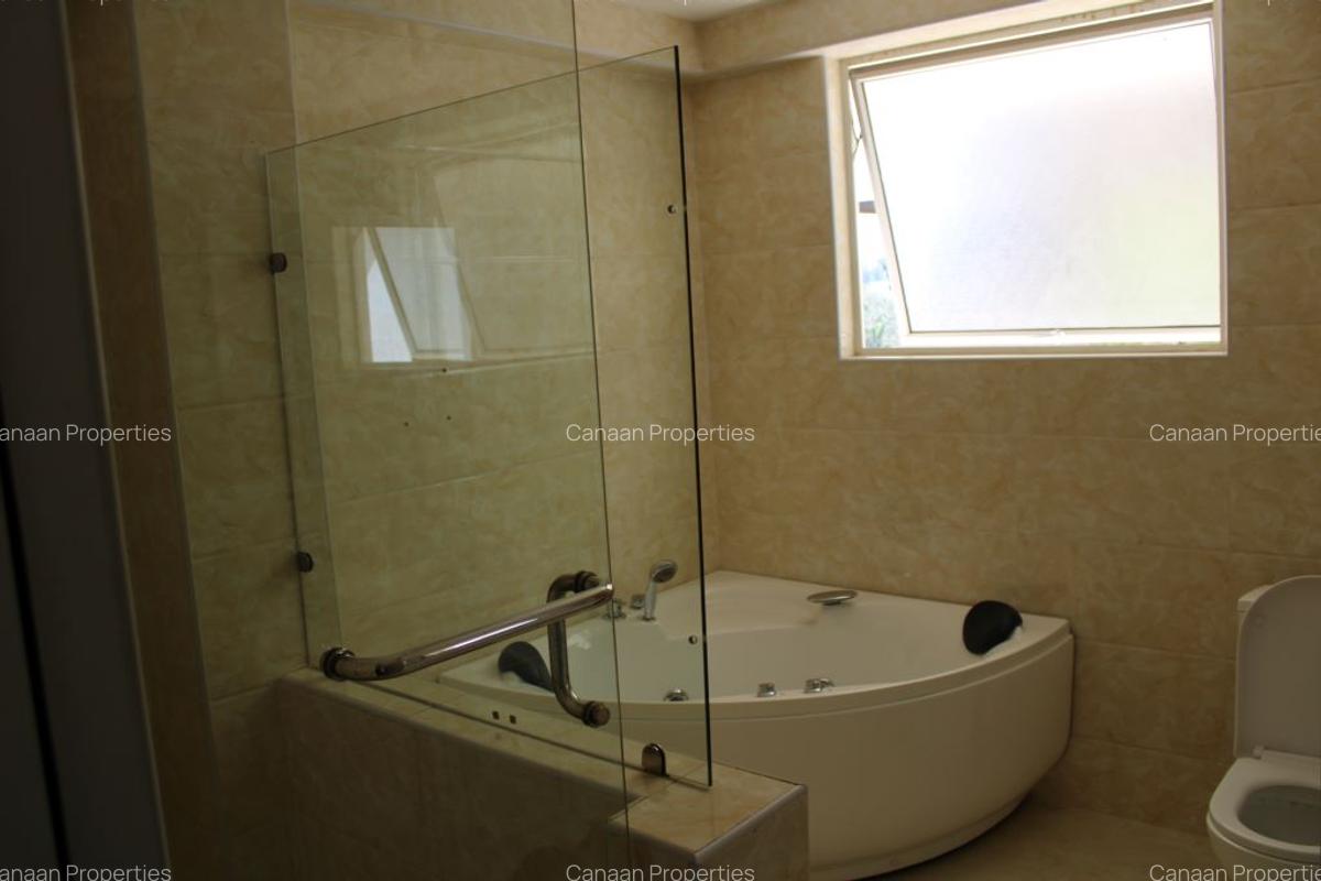 3 Bed Apartment with En Suite in Westlands Area - 5