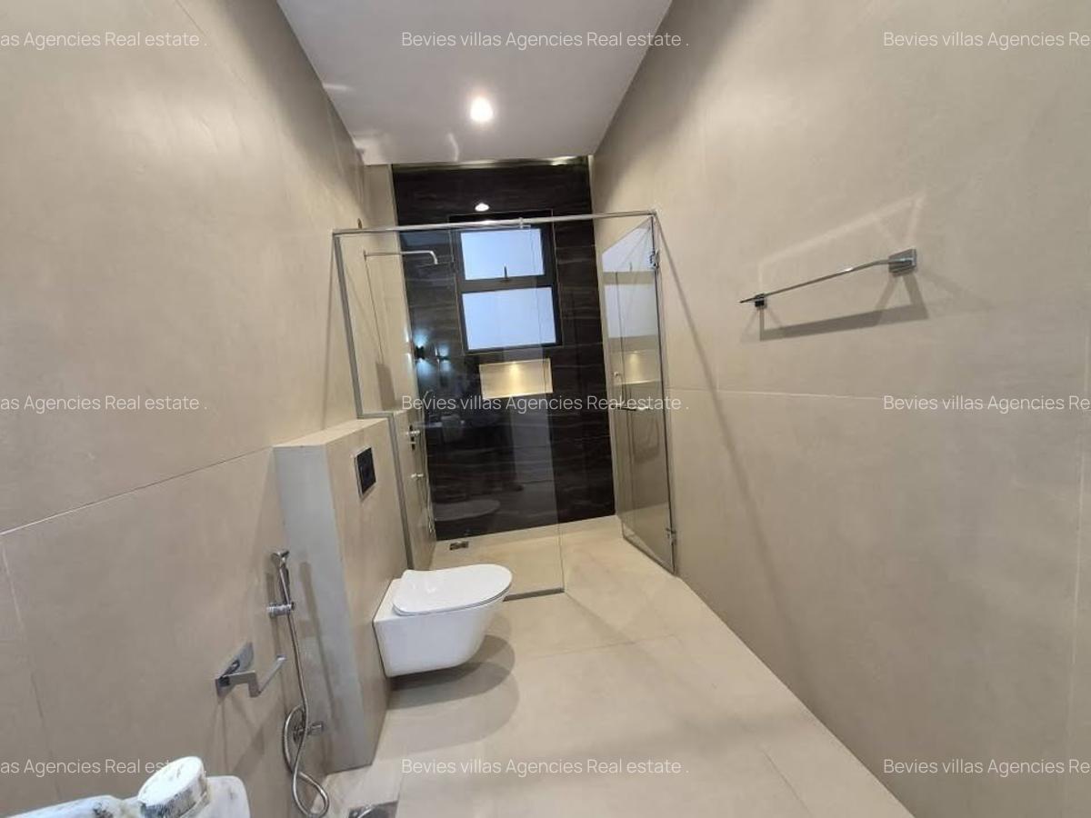 5 Bed Villa with En Suite at Lavington - 6