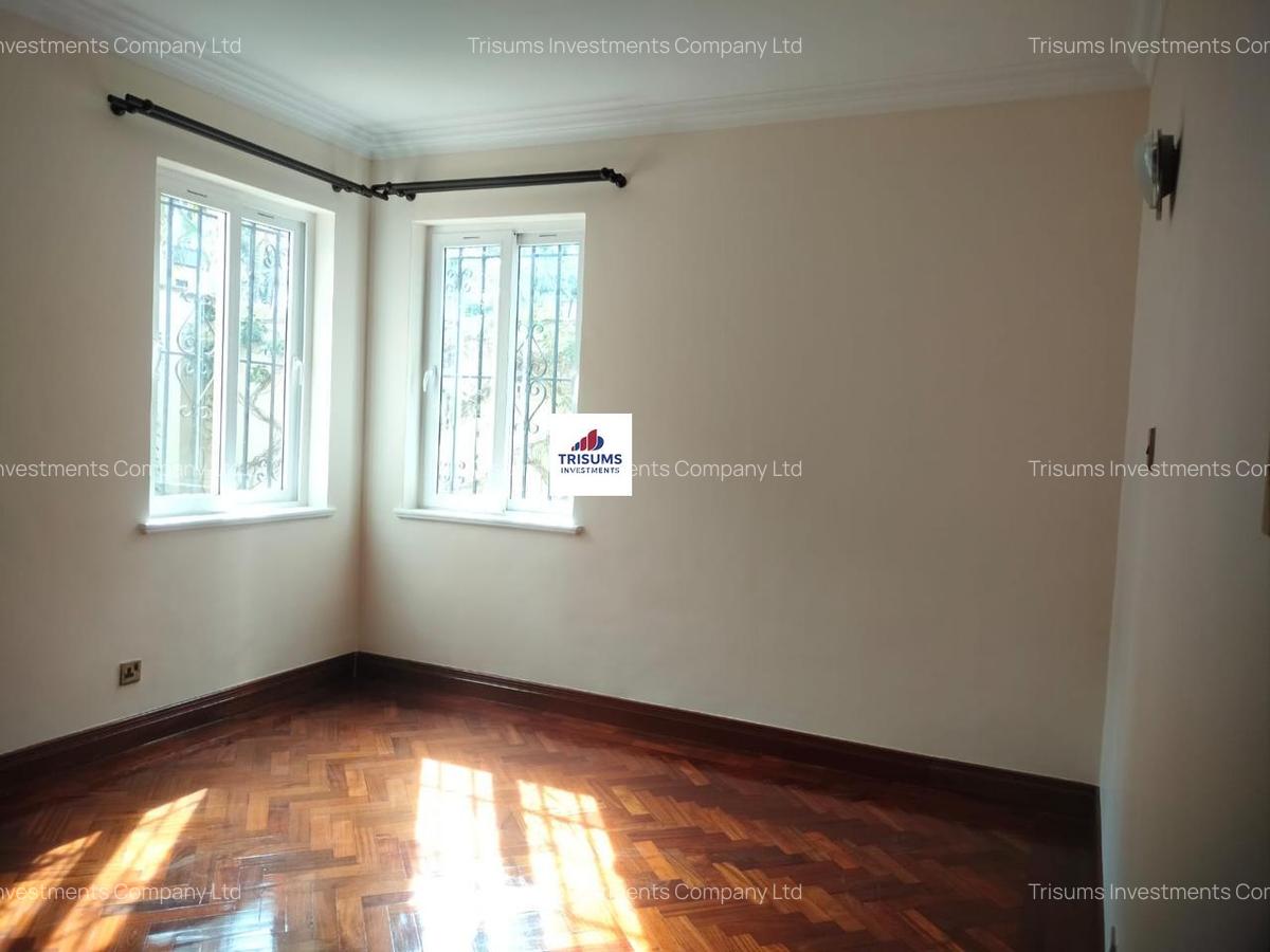 4 Bed Townhouse with En Suite in Westlands Area - 10