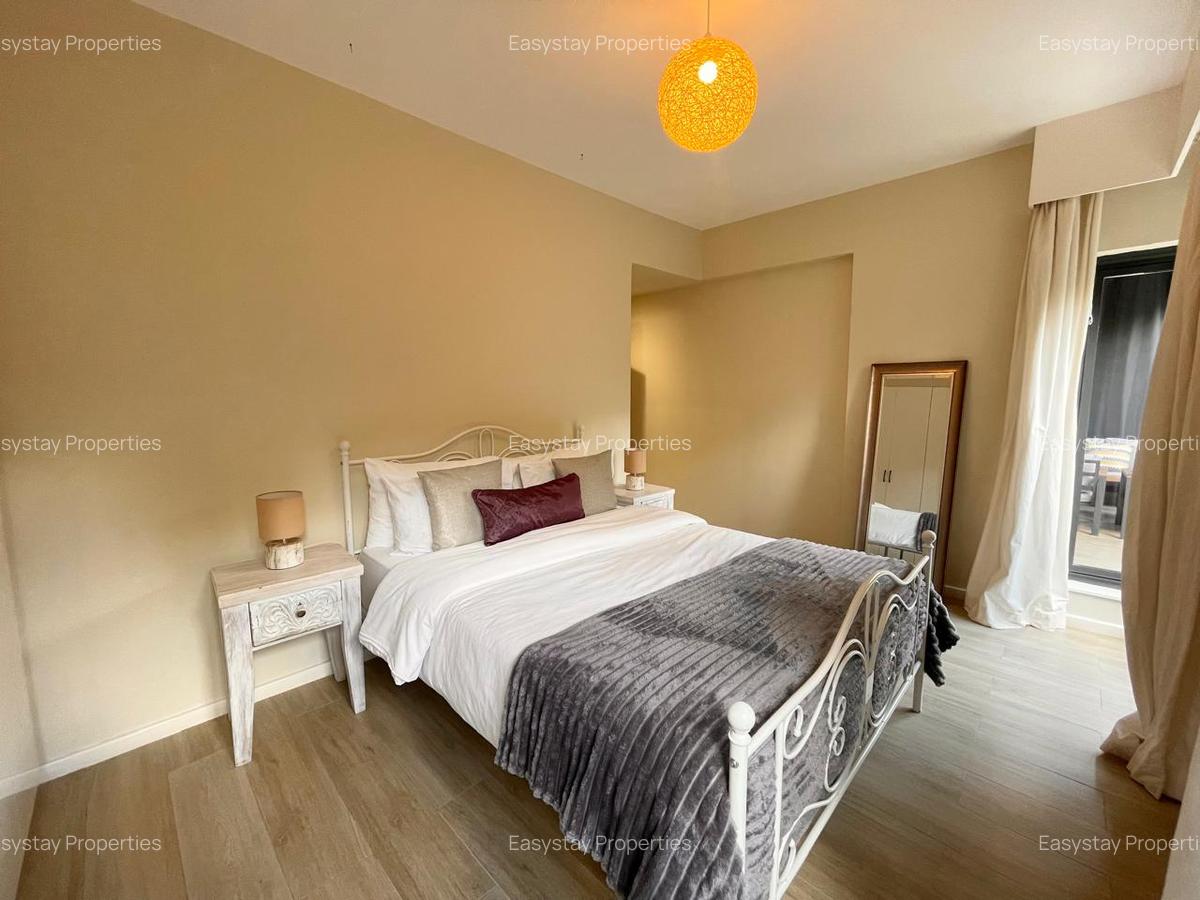 Serviced 2 Bed Apartment with En Suite in Riverside - 12