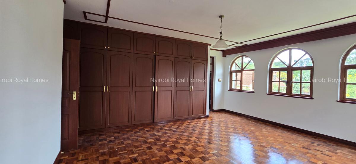 4 Bed Townhouse with En Suite at Lavington Green - 5