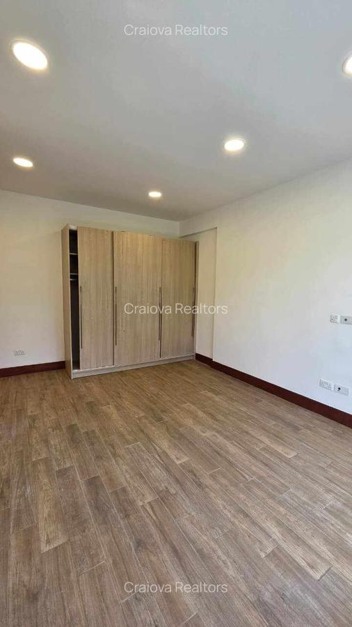 2 Bed Apartment with En Suite at City Drive - 8