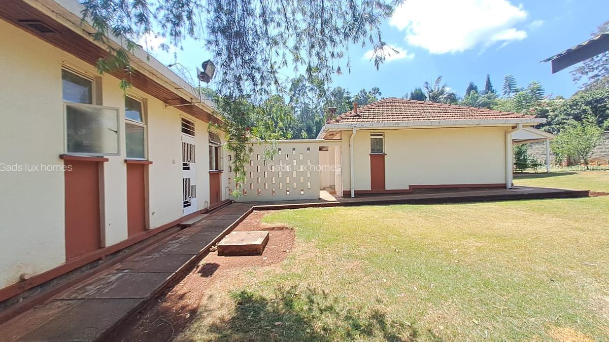 4 Bed Townhouse with En Suite at Spring Valley - 18