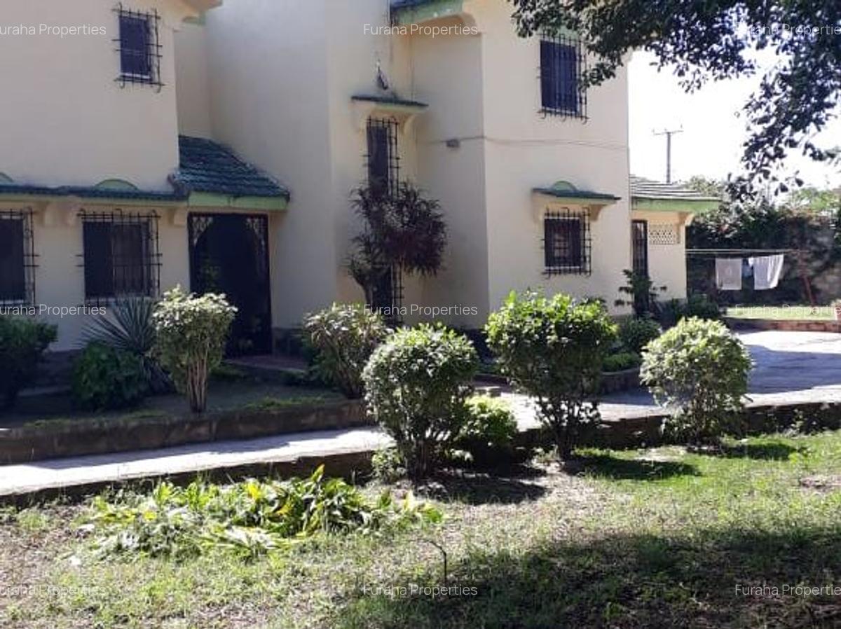 4 Bed Townhouse in Nyali Area - 12