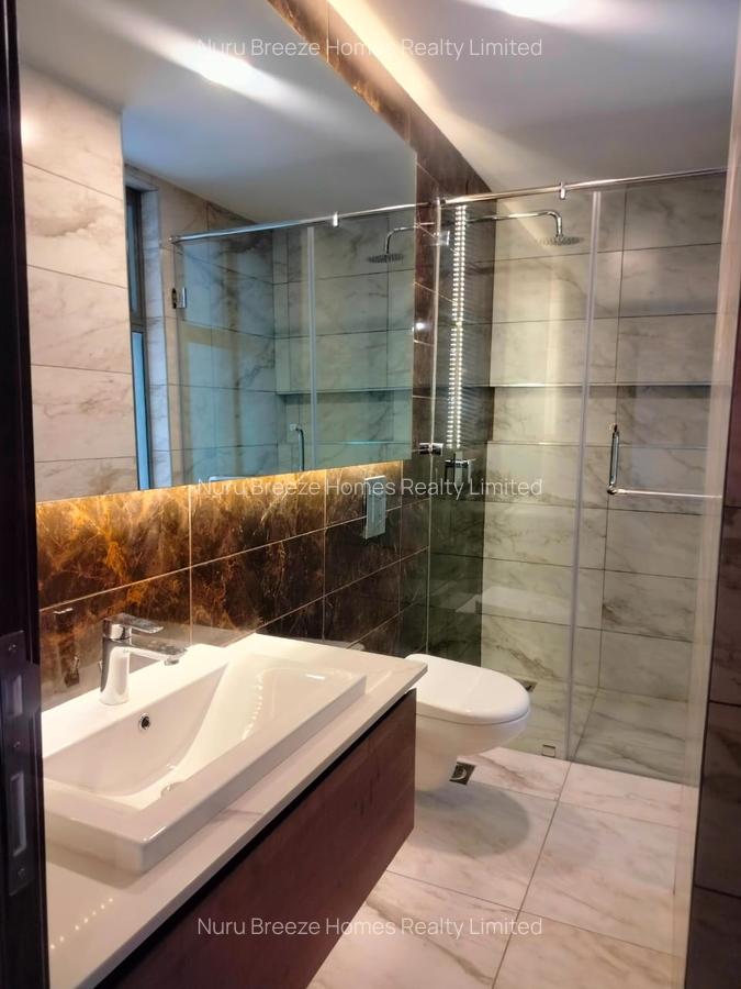 3 Bed Apartment with En Suite in Brookside - 10