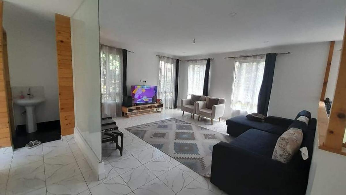 4 Bed House with En Suite in Spring Valley - 4