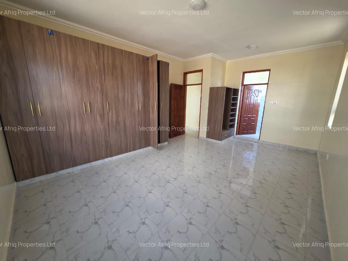 3 Bed House with En Suite in Kitengela - 11