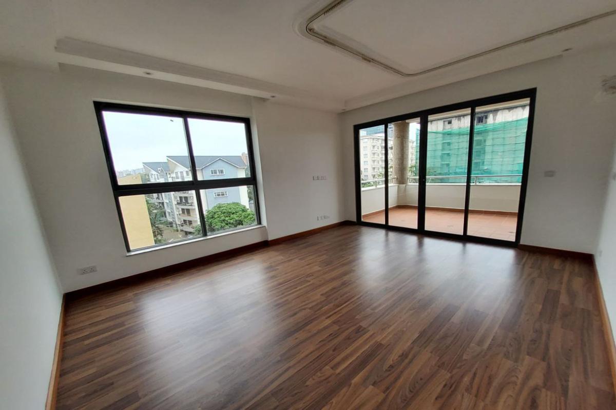 3 Bed Apartment with En Suite in Parklands - 9