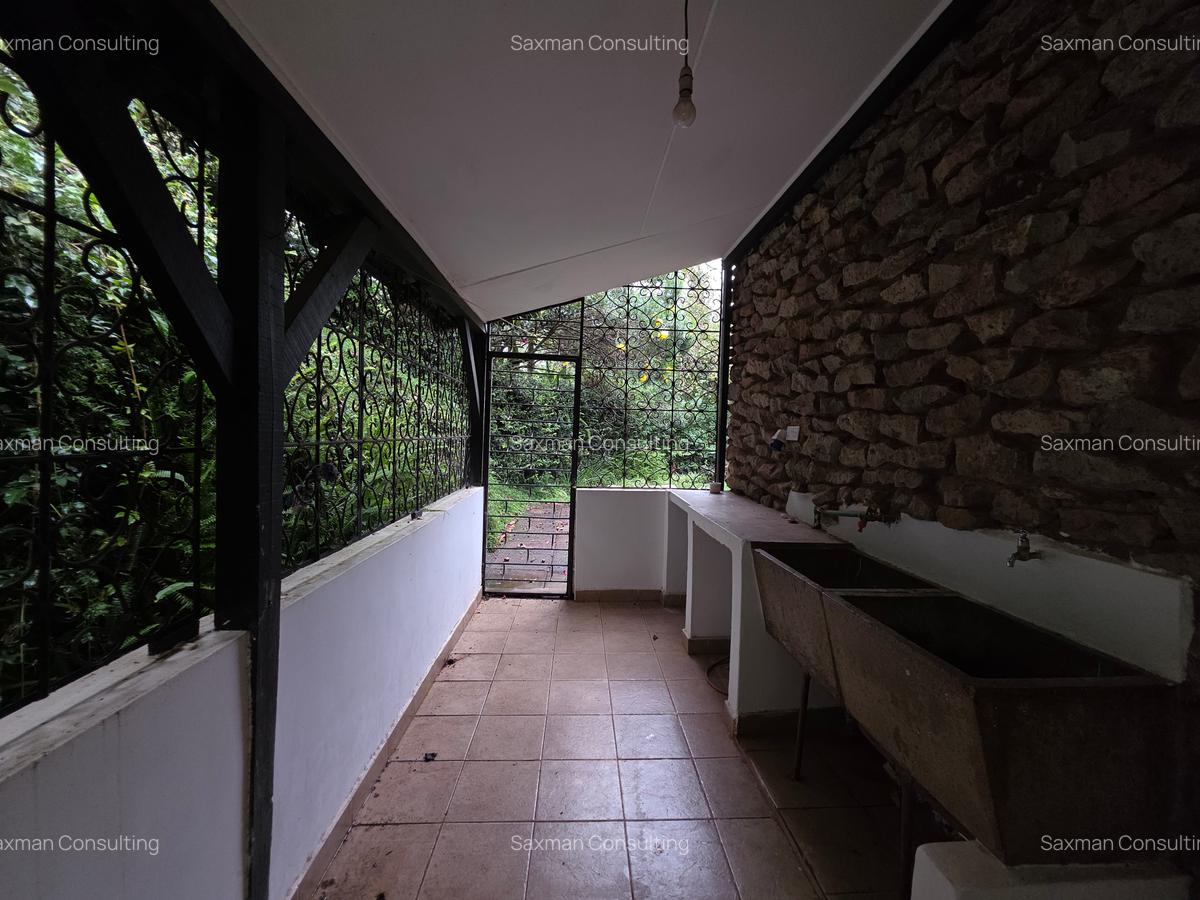 4 Bed House with Garden in Spring Valley - 20