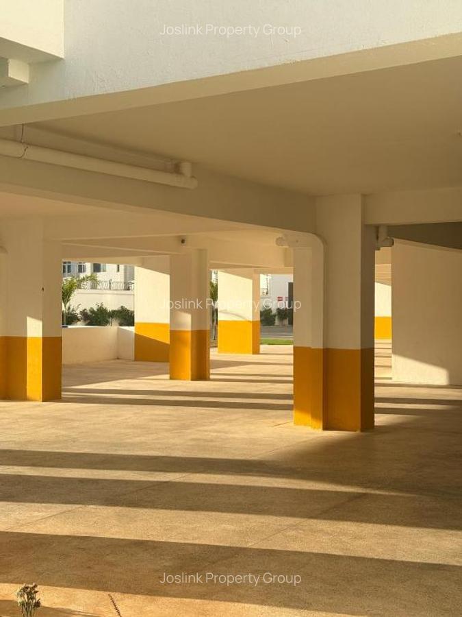 2 Bed Apartment with Swimming Pool at Central - 18