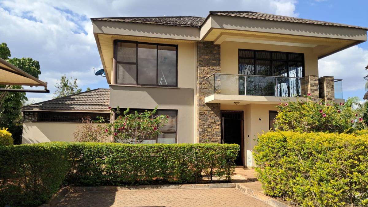 4 Bed Townhouse with En Suite in Garden Estate - 1