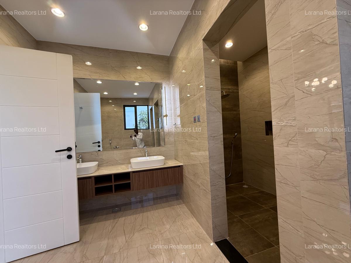 5 Bed Townhouse with En Suite at Mzima Springs - 15