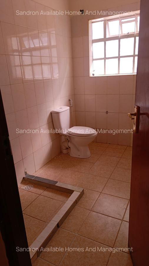 5 Bed Townhouse with En Suite in Brookside - 9