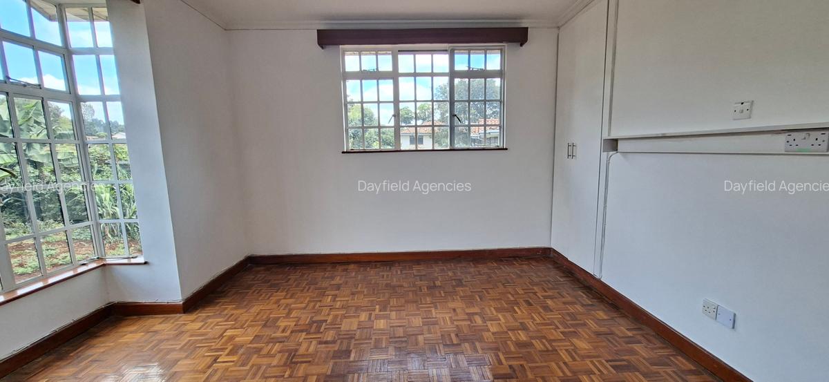 4 Bed House with En Suite at Nyari - 9