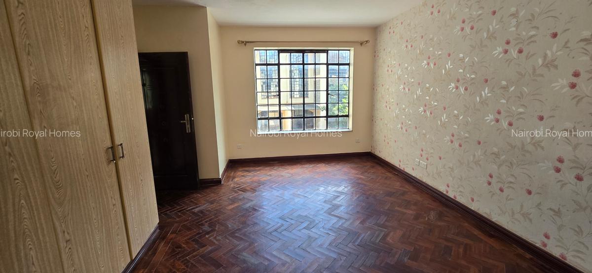 5 Bed Townhouse with En Suite at Lavington Green - 18