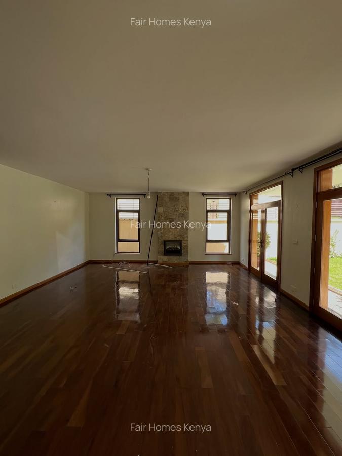5 Bed Townhouse with En Suite at Lavington Green - 4
