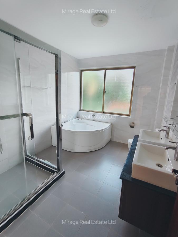 5 Bed Villa with En Suite in Lavington - 19