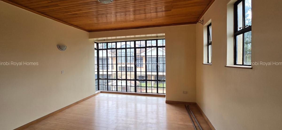 5 Bed Townhouse with En Suite at Off Convent Drive - 14