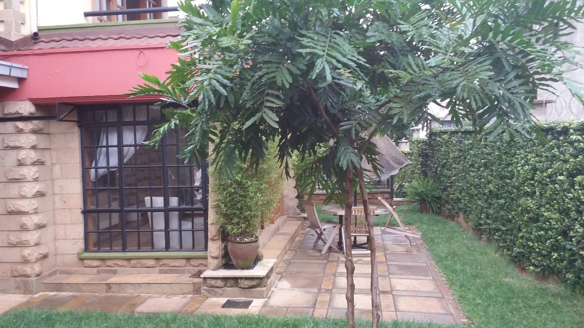 4 Bed Townhouse with En Suite at Convent Drive - 16