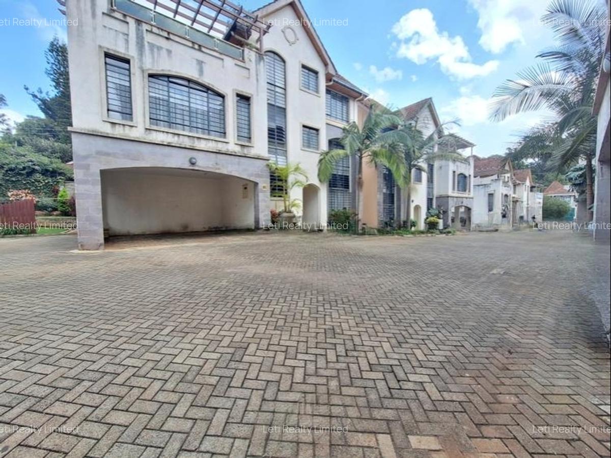 5 Bed Townhouse with En Suite in Lavington - 1