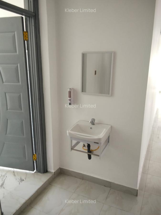 4 Bed House with En Suite in Membley - 6