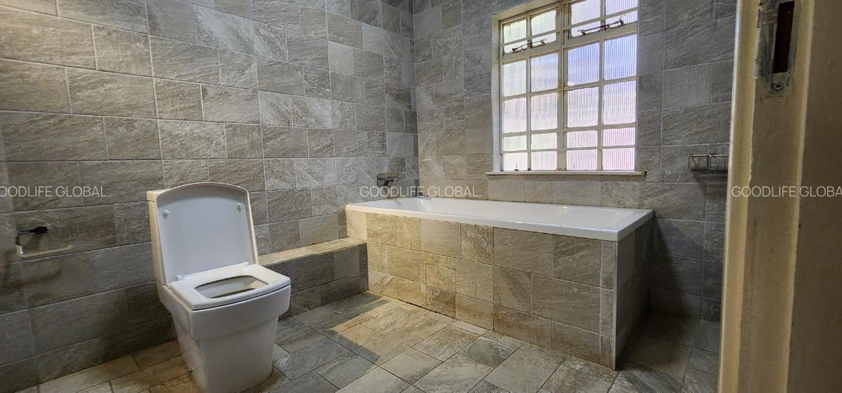 4 Bed Villa with En Suite in Lavington - 14