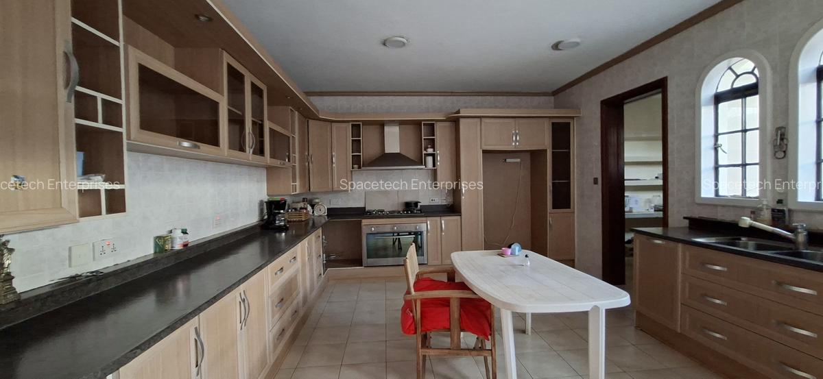 4 Bed Townhouse with En Suite in Westlands Area - 7