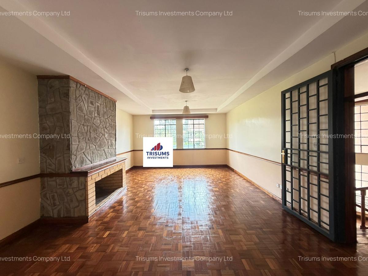 5 Bed House with En Suite in Runda - 2