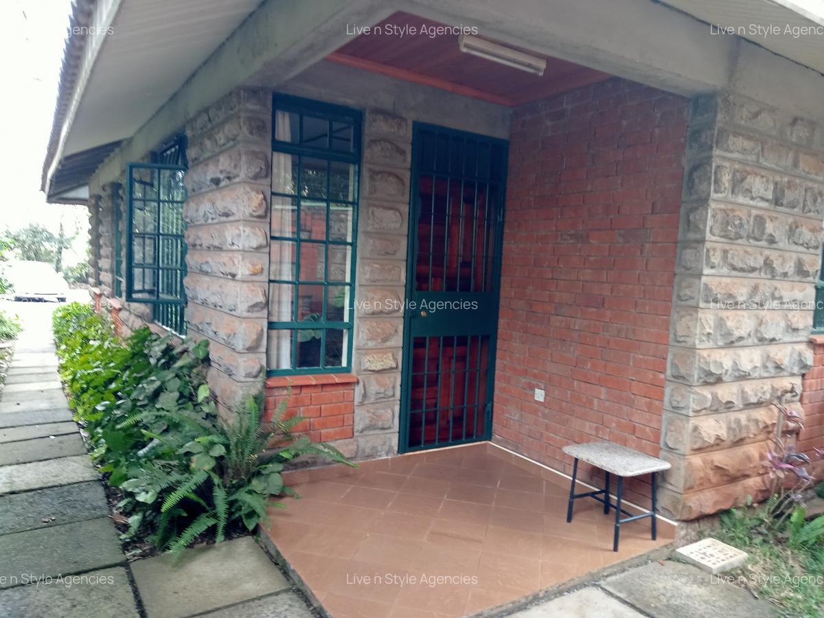 1 Bed House with En Suite in Runda - 1